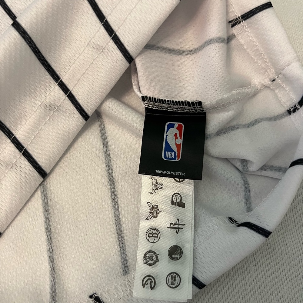 Chicago Bulls NBA Striped Baseball Jersey NWT Size XL - Picture 6 of 9